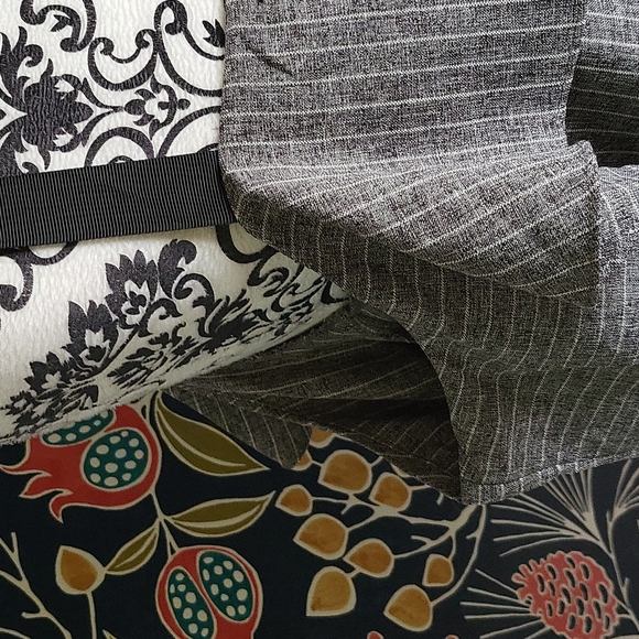 Essue Top - Picture 2 of 9